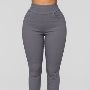Fashion Nova Favorite Feel Stretch LeggingCharcoal